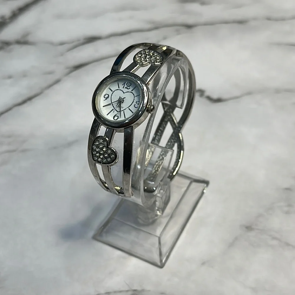 Vintage Y2K Heart Bangle Bracelet Watch